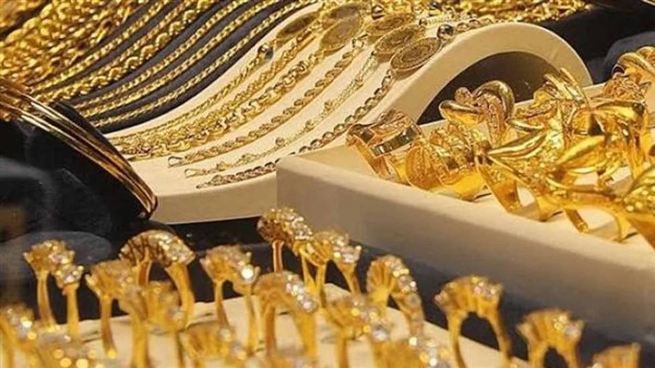 أسعار الذهب في مصر تتراجع، وعيار 21 يسجل 5810 جنيهات